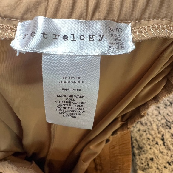 Relaxed Tan Cargo Pants with Elastic Waist - Picture 4 of 4